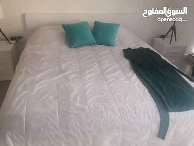 Used king size bed