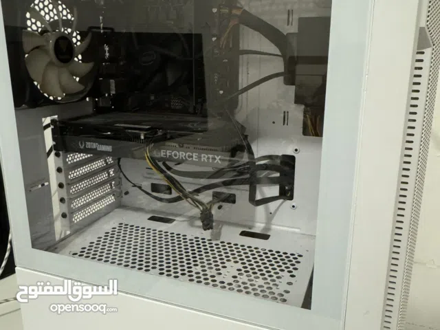 بي سي بحاله ممتازه للبيع مع ملحقاته