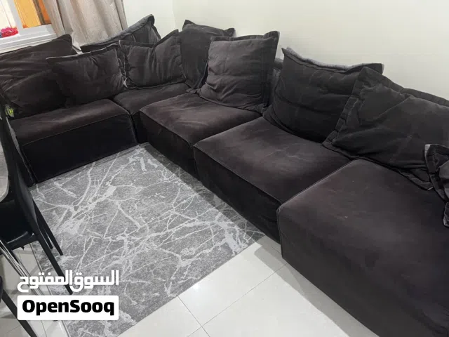 زاوية L (ركنة) نضيفة جدا من شركة أبيات بحالة ممتازة