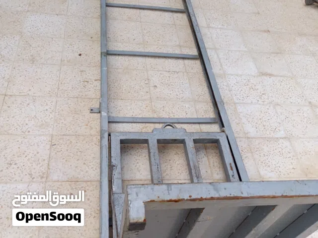 مصعد صناعي للمحلات