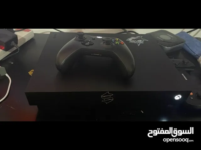 Xbox one x 1tira good condition