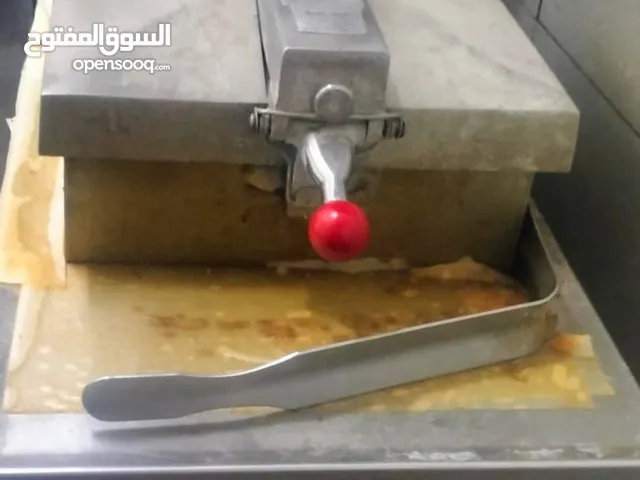 عدة مطعم شاورمت وبروست مستعمله