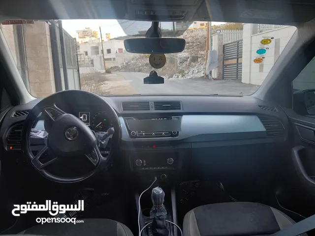 سكودا فابيا 2019. ترخيص 2018 اتومات ولا غرام بوية