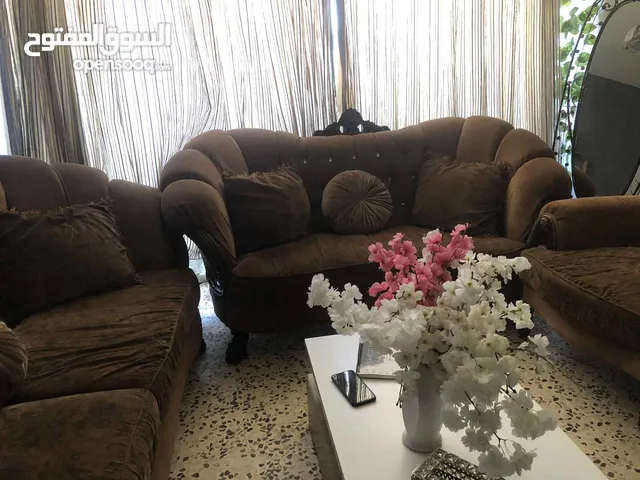 كنب مستعمل بحاله الوكاله