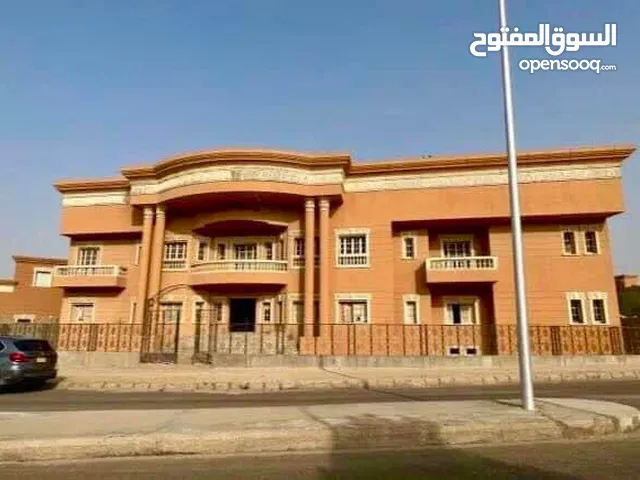 قصر ضخم في ارقي احياء مدينة الشروق بسعر لقطه