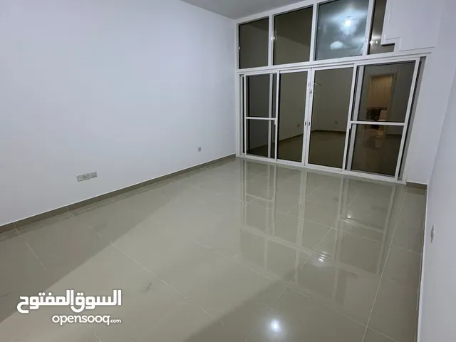 غرفة مفروشة نظيفة الشامخة قريب مكاني مول والخدمات سكن مشترك بحاجة شخص ولا شخصين عرب