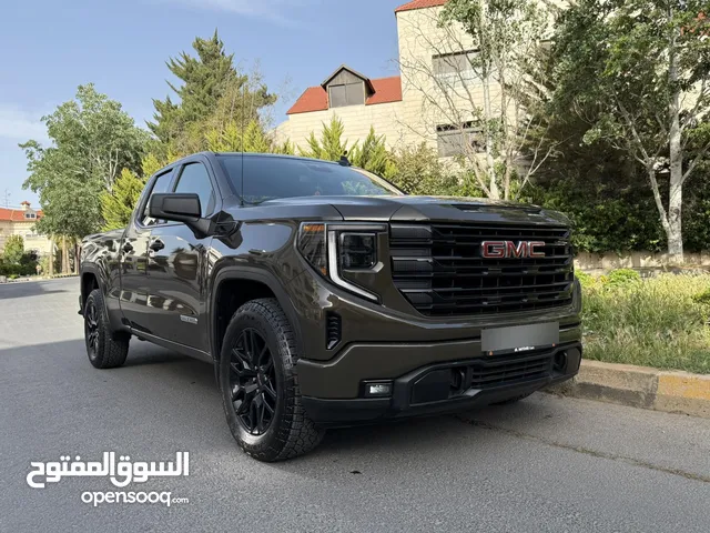 2023 SIERRA 1500 ELEVATION 4WD IN Deep Bronze Metallic Color Low Millage ( 25,000) 2.7L Turbo