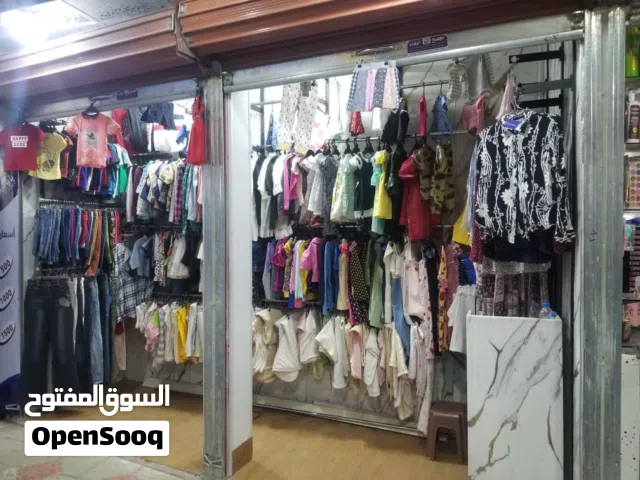 فرصة محل (قلب الزهراوي) للبيع بــ 1900$ مع الديكور والبضاعة