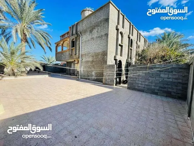 1300 m2 5 Bedrooms Townhouse for Sale in Zliten Other