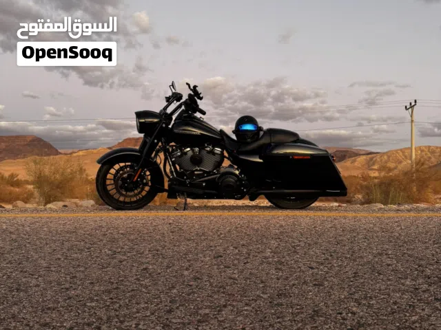 RoadKing Special 2019 Stage 2 - The only Midnight Blue in Jordan رود كنج معدلة بهارلي ستيج 2