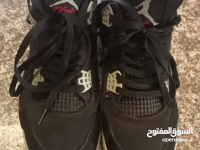 42 Sport Shoes in Madaba