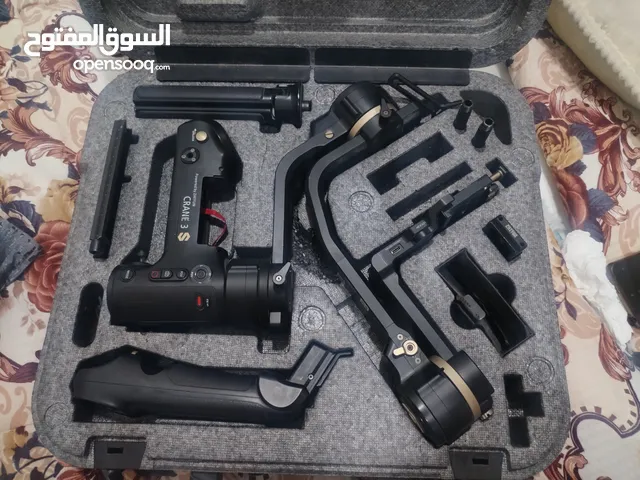 رونن نوع كرين 3S جدا نضيفه يتحمل وزن أكثر من 60 كيلو يعني تكدر تشد على كامرتك عدسة 70_200 وتشتغل بيه