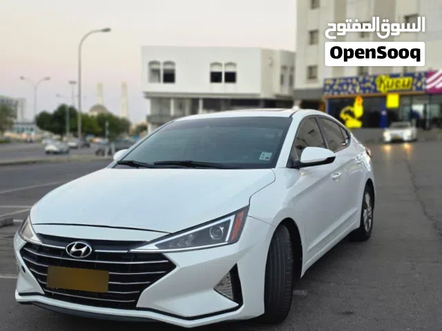 سيارة هيونداي النترا 2019 فئة سبورت ممستخدمة بحالة ممتازة مع جميع المواصفات الأمريكية