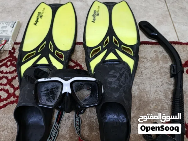عده غوص سباحه  جديد  للبيع  زعانف نمره 41 ل 43 بلبس