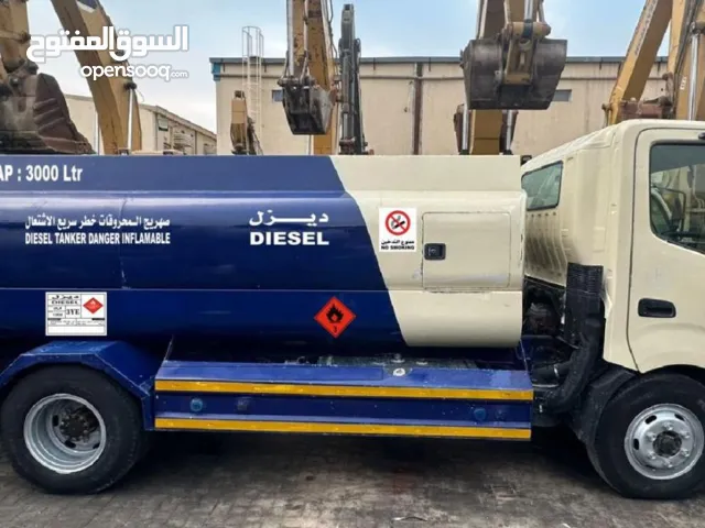 هينو تنكر ديزل مديل 2016 بحالة ممتازة جدا سعة الخزان 3000 Ltr جاهزة للعمل تسجيل وللعمل فوراً