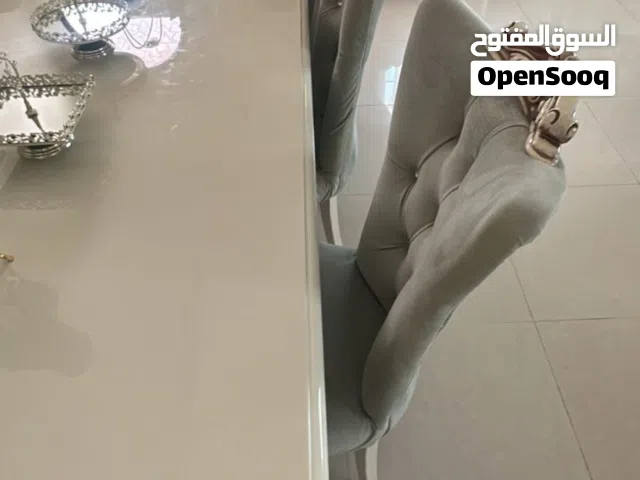طاولة طعام للبيع