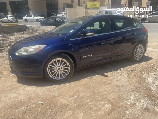 فورد فوكس 2015 كهربائية للبيع بسعر 8000 دينار