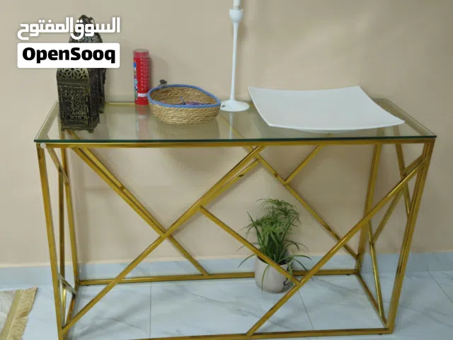 طاولة جانبية