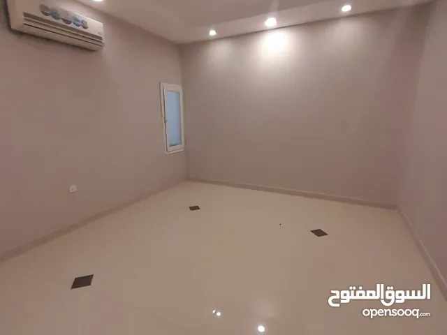 180 m2 3 Bedrooms Apartments for Rent in Al Riyadh Al Yarmuk