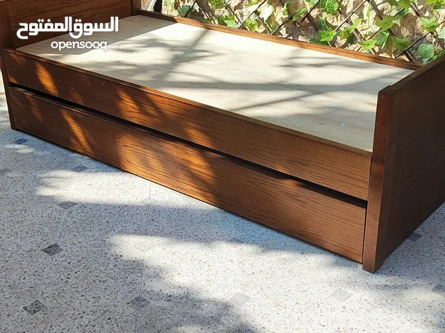 تحت او سرير دورين سحب خشب لاتيه وزان قوي جدا وبحالة ممتازة