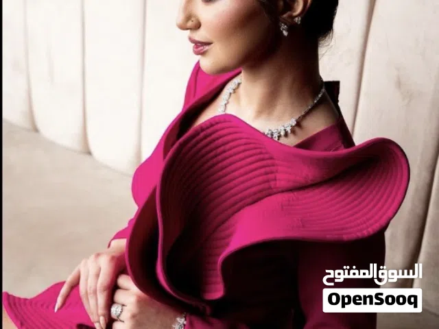 فستان مصممه للبيع