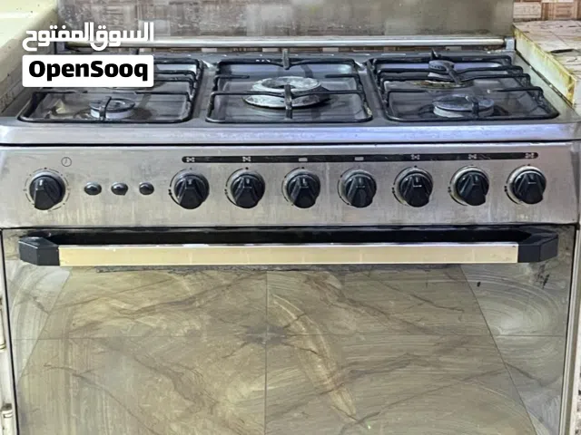 طباخ ايطالي نضيف حلو شغال ناره حلوه