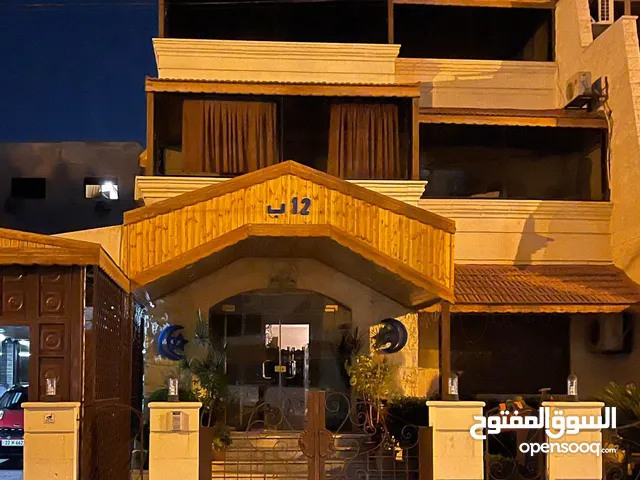 600 m2 More than 6 bedrooms Villa for Sale in Amman Um El Summaq