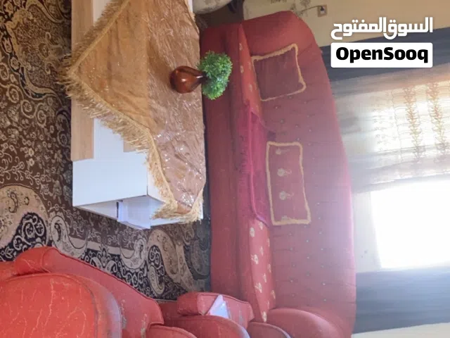 كنب للبيع بحاله جيده