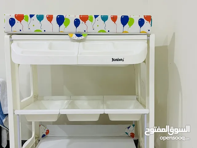 مكان سباحة و تبديل للاطفال