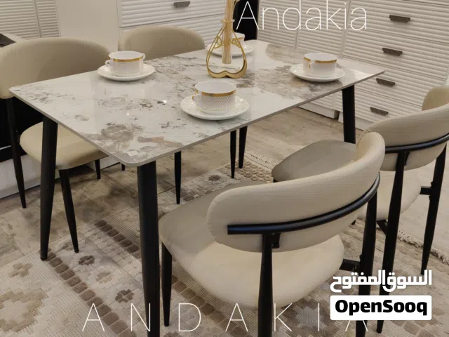 طاولة طعام متوفر 4 كراسي و6كراسي