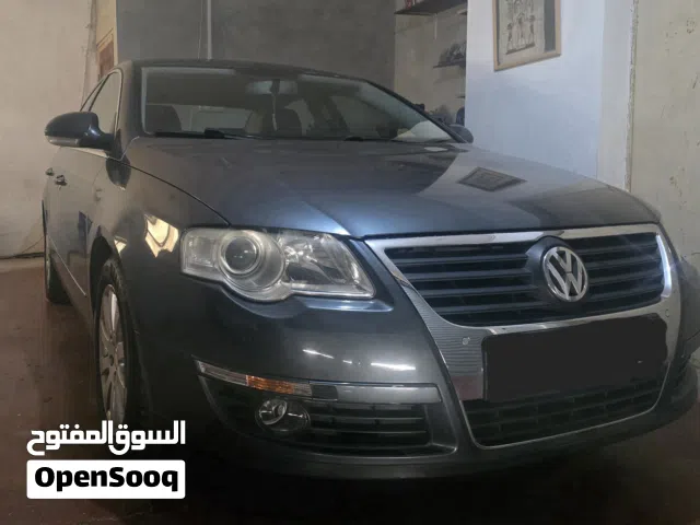 2010 Volkswagen Passat Standard