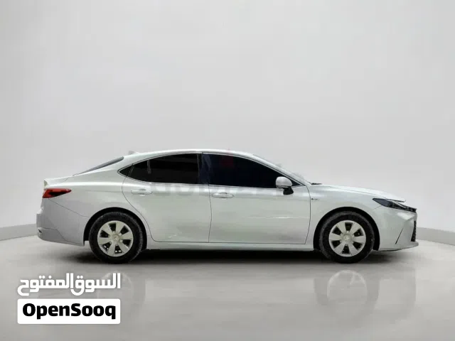 2025 تويوتا كامري GL