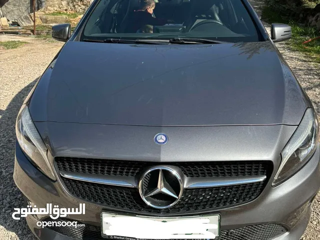 مرسيدس A180