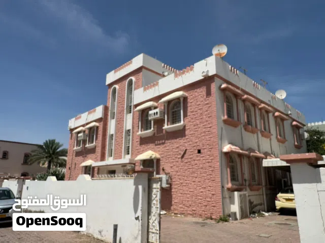 بناية سكنية في الحيل الشمالية