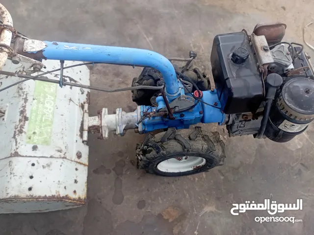 2000 Harvesting Agriculture Equipments in Tripoli