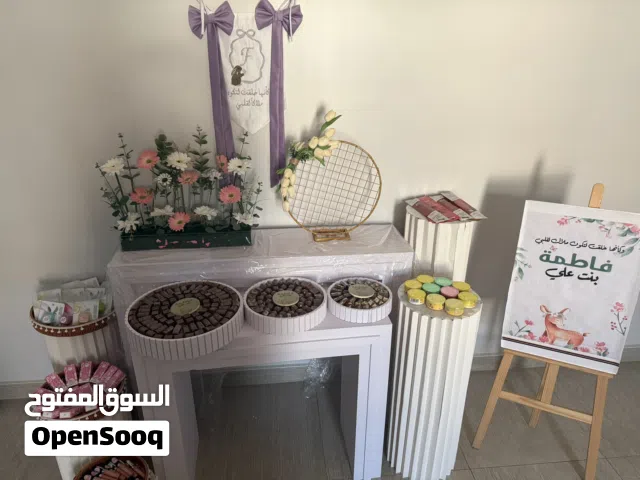 طاولات وستاندات