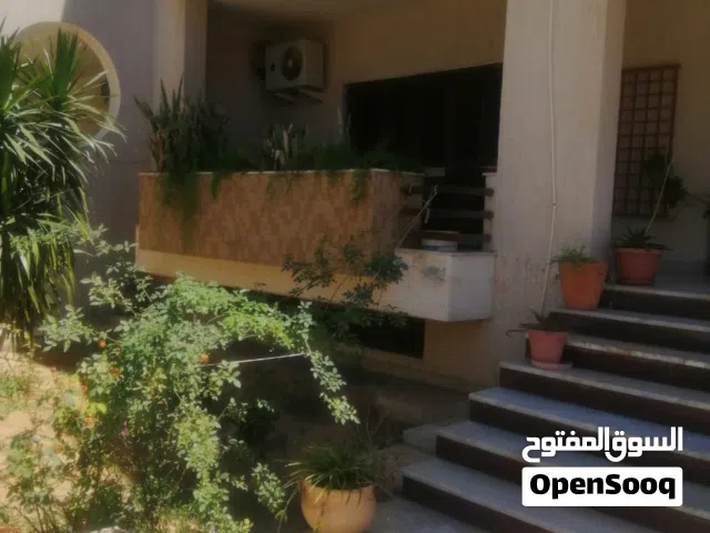 400 m2 More than 6 bedrooms Villa for Rent in Tripoli Al-Seyaheyya