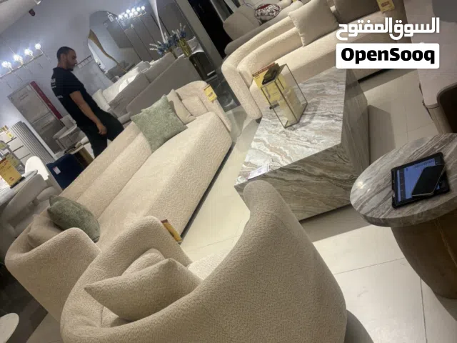 صوفا وطاولة جديد غير مستعملة من pan home