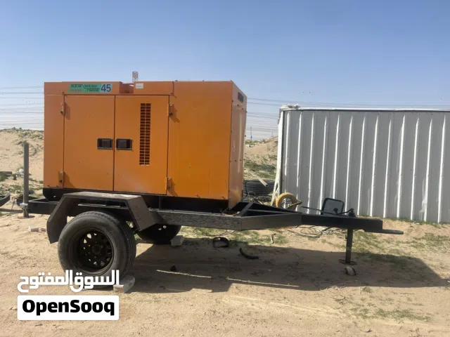 ماكينه دينيوم للبيع شرط الفحص ممشاها 600 ساعه مديل مجهول 2012 او 2013 حجمها 45 تعطيك صافي 36