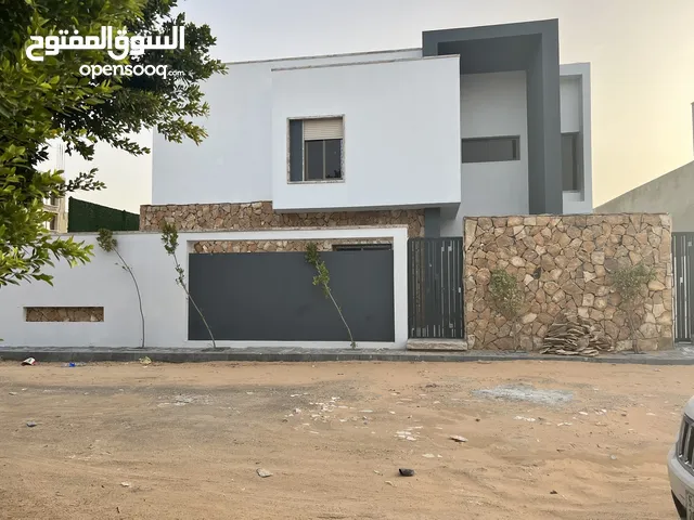 450 m2 4 Bedrooms Villa for Sale in Tripoli Airport Road