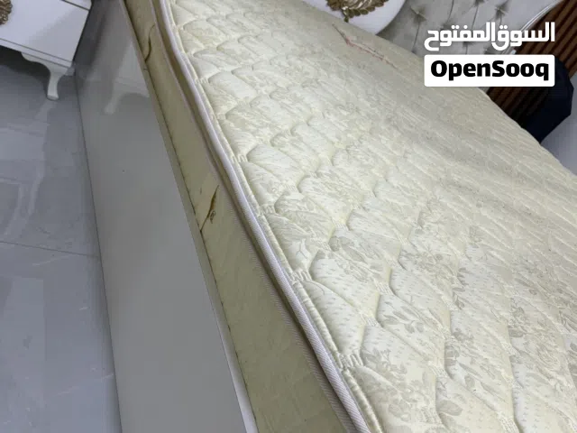 سرير او مرتبه للبيع