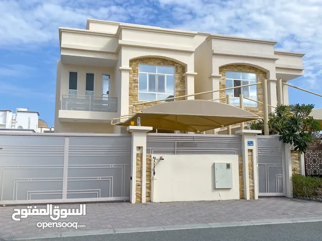 فيلا راقية للبيع مباشرة من المالك – المعبيلة السادسة  بدخل شهري جاهز!