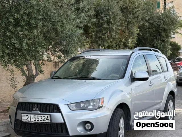 2013 ميتسوبيشي اوتلاندر Standard