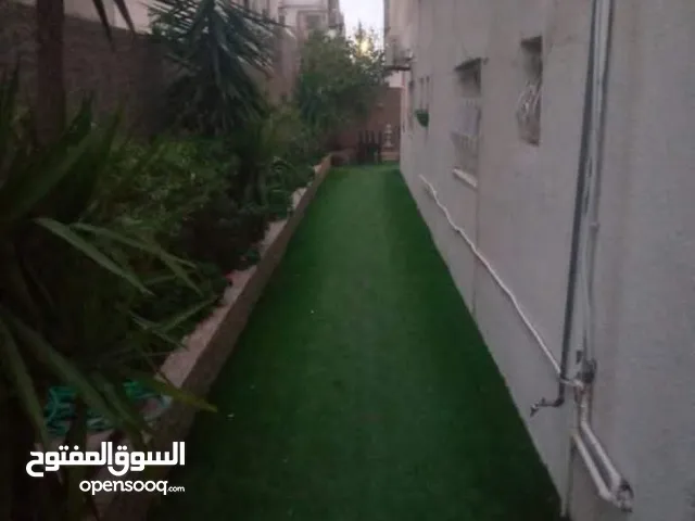 250 m2 More than 6 bedrooms Townhouse for Sale in Amman Daheit Al-Haj Hassan