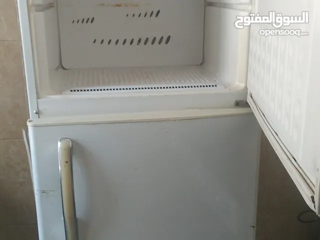 ثلاجه للبيع بسعر مغري جدا