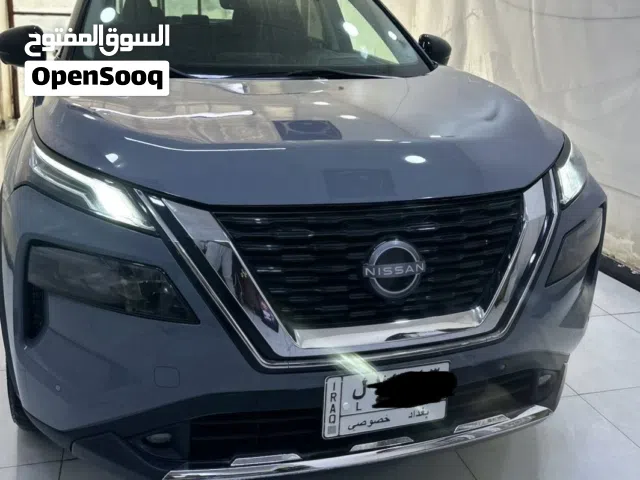 نيسان روج بلاتينيوم لون سمنتي مميز 2022 اعلى مواصفات