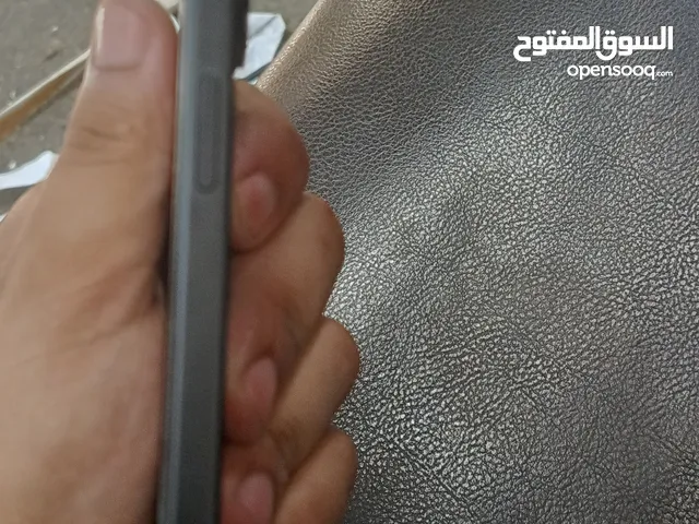 ايفون 15 عادي 256 جيجا جهاز نظيف حاله الجديد بطاريه 98%