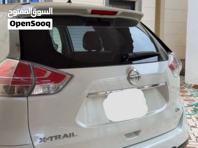 نيسان اكس تريل موديل 2015