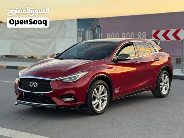 2017 إنفينيتي Q30 Sport
