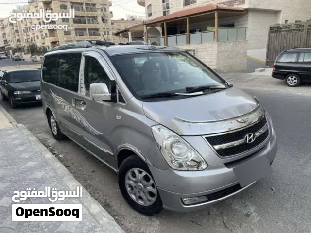 2014 هيونداي H1 Standard